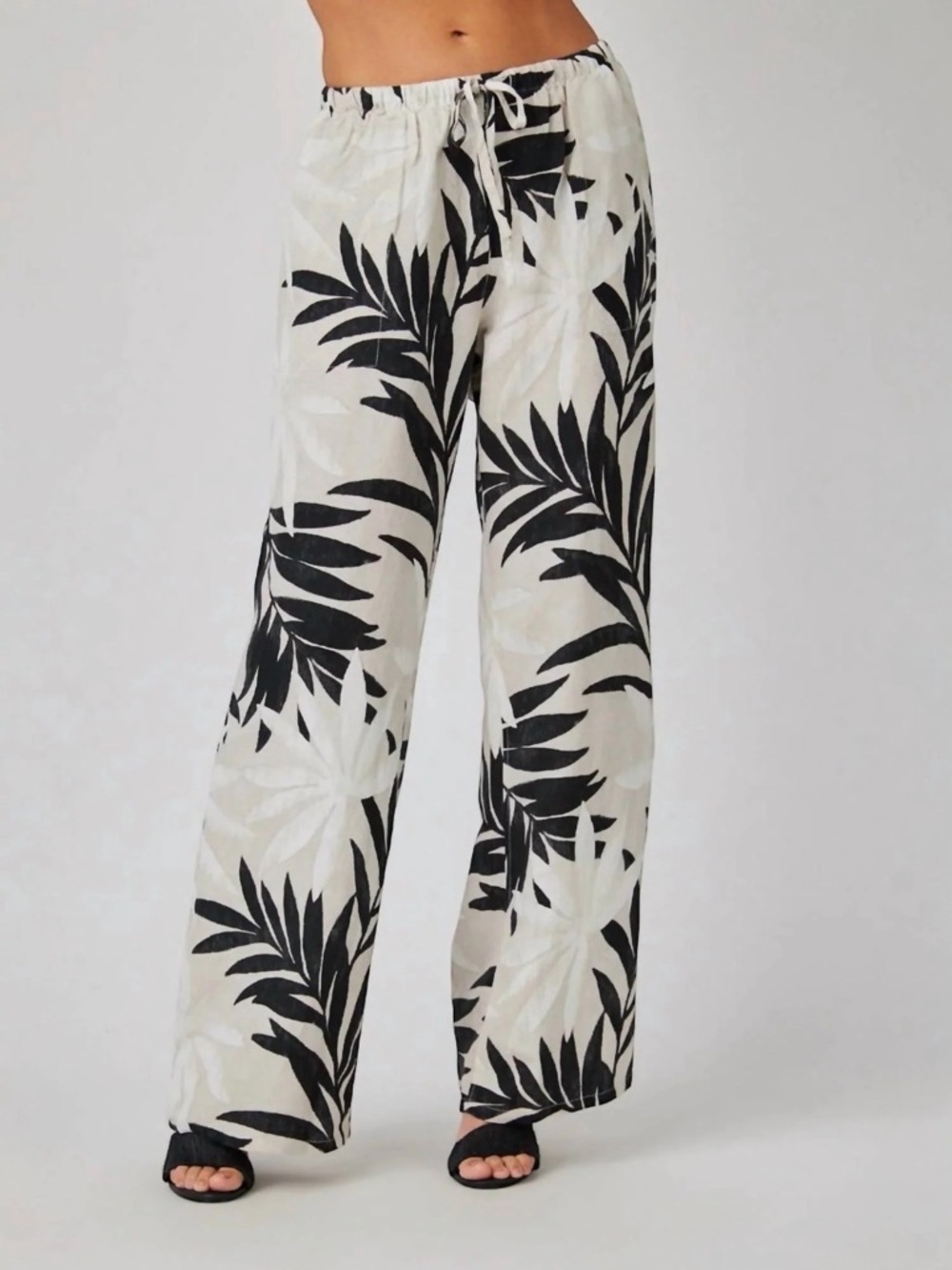 Bella Dahl Wide Leg Drawstring Pant in Maui Palm Print - Picture 8 of 9